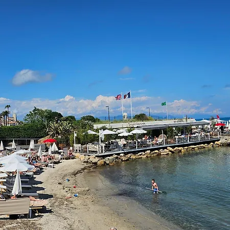 T2 Lumineux De Standing 45m2 Au Calme Proche à Pied Et Centre-ville-wifi-climatisation * Antibes