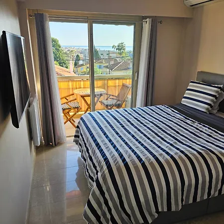 T2 Lumineux De Standing 45m2 Au Calme Proche à Pied Et Centre-ville-wifi-climatisation * Antibes