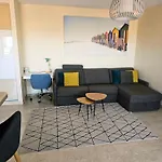 Antibes standing appartement 45 m2 au calme proche plage et centre-ville - Garage privé - Wifi Apartamento Antibes