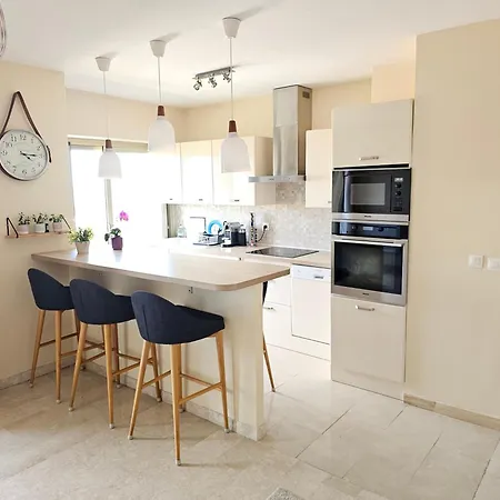 De Standing 45m2 Au Calme Proche Et Centre-ville-wifi-garage