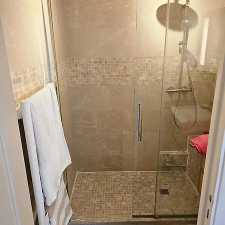 Apartamento De Standing 45m2 Au Calme Proche Et Centre-ville-wifi-garage