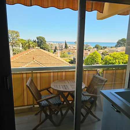 Апартаменты Antibes-t2-45m2-proche Et Centre-ville-wifi-climatisation *