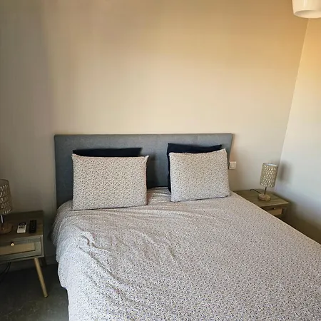 Antibes-t2-45m2-proche Et Centre-ville-wifi-climatisation