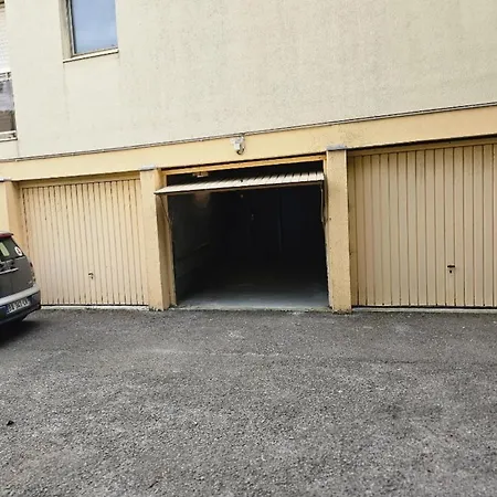 Antibes-t2-45m2-proche Et Centre-ville-wifi-climatisation