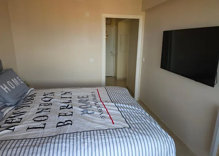 De Standing 45m2 Au Calme Proche Et Centre-ville-wifi-garage * Antibes